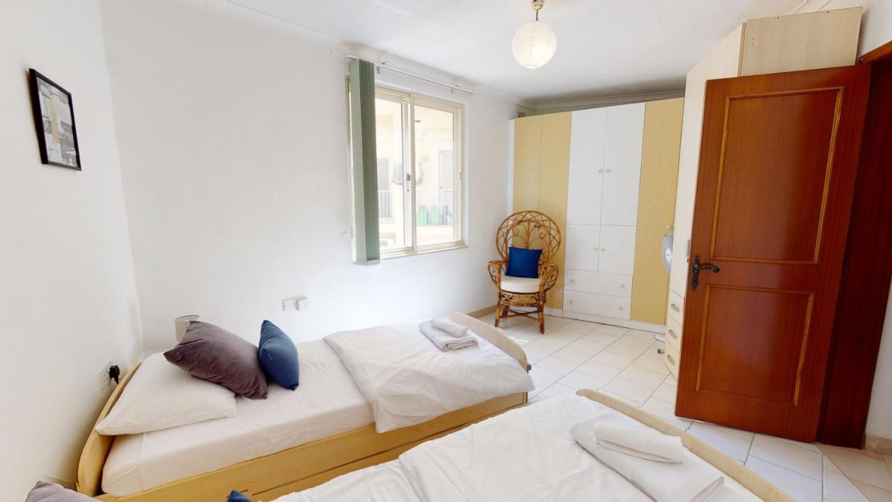 6th Floor Seafront With Open Sea Views